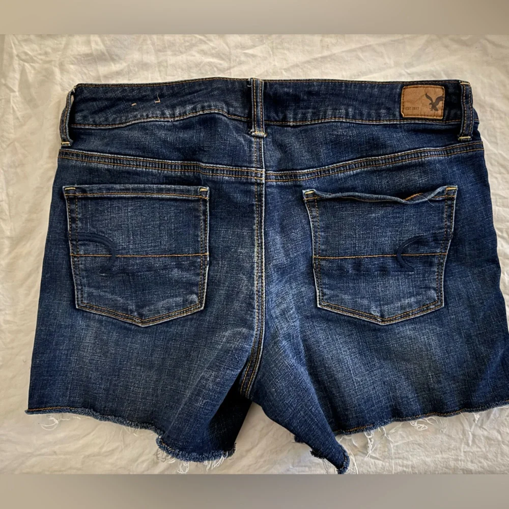 American Eagle Super Stretch “Shortie” Shorts - Picture 2 of 4